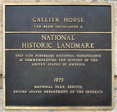 Plaque